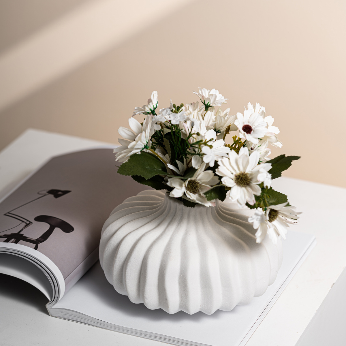Wasabi lime white pumpkin shape ceramic vase vegetarian fired decoration living room homestay decoration decoration